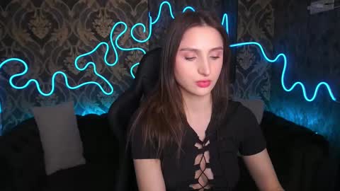 hanna__klein online show from 03/04/25, 06:47