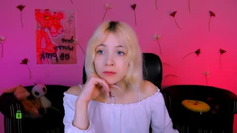 Snapshot of hanna__moon1 chatting on 05/31/26, 08:21 Hanna online show from 05/31/26, 08:21
