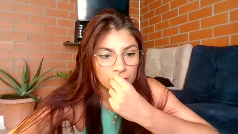 Snapshot of hanna_beily chatting on 02/10/25, 06:13 hanna online show from 02/10/25, 06:13