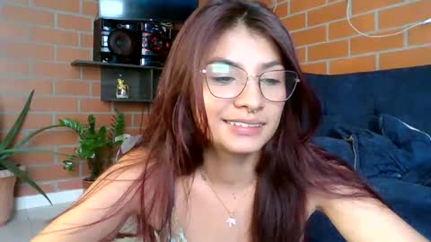 Snapshot of hanna_beily chatting on 02/13/25, 06:27 hanna online show from 02/13/25, 06:27