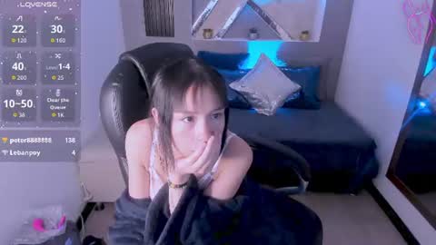 Snapshot of hanna_bloomm chatting on 06/11/26, 02:59 Hanna online show from 06/11/26, 02:59