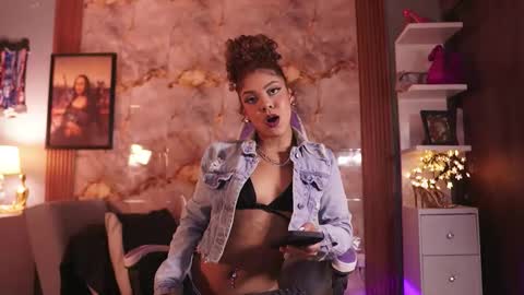 Snapshot of hanna_chris chatting on 11/20/25, 12:00 HANNA online show from 11/20/25, 12:00