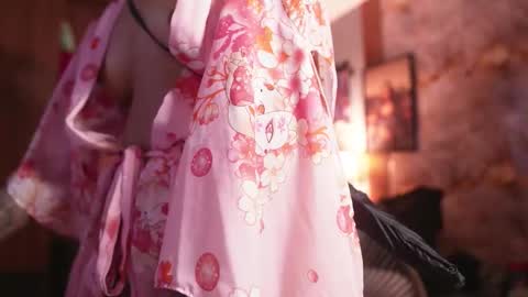 Snapshot of hanna_chris chatting on 12/01/25, 11:10 HANNA online show from 12/01/25, 11:10