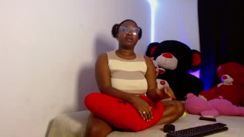 Snapshot of hanna_ebony_x chatting on 06/03/26, 03:42 HANNA 3 online show from 06/03/26, 03:42