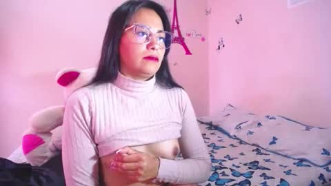 Snapshot of hanna_girl21 chatting on 02/19/26, 12:45 HANNA online show from 02/19/26, 12:45