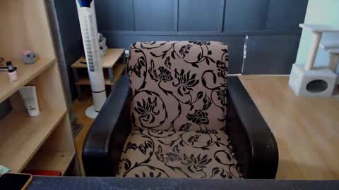 hanna_ha online show from 06/01/26, 04:52