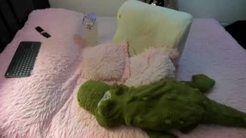 Monica online show from 02/21/25, 06:59