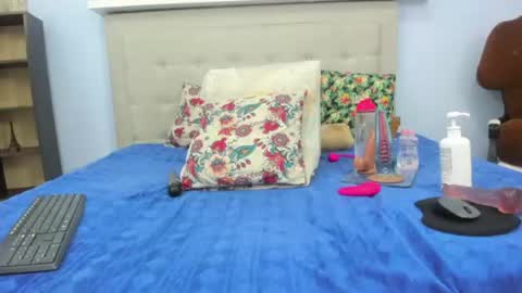 hanna_hornyx20 online show from 06/14/26, 12:52