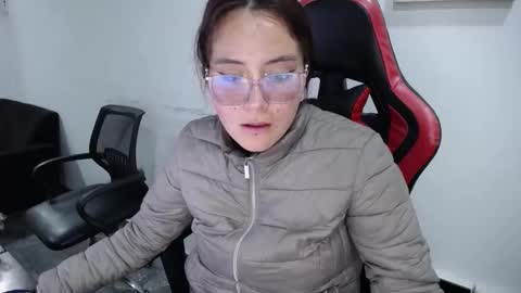 Snapshot of hanna_hot77 chatting on 03/18/26, 10:35 mara online show from 03/18/26, 10:35