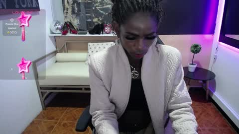 hanna_lamber online show from 12/11/24, 07:31