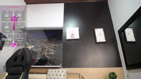 hanna_lamber online show from 12/22/24, 03:44