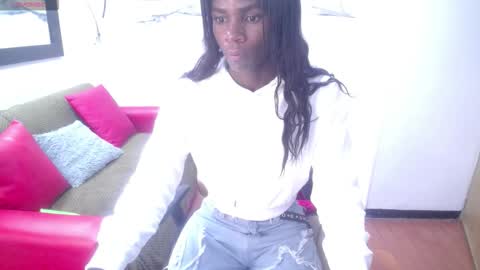 hanna_lamber online show from 10/08/25, 10:57