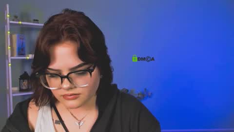 Snapshot of hanna_lips_ chatting on 12/18/25, 08:15 hanna_lips_ online show from 12/18/25, 08:15