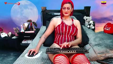 Snapshot of hanna_luna chatting on 01/15/25, 07:15 Hanna online show from 01/15/25, 07:15