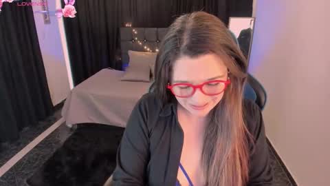 hanna_ma online show from 11/05/25, 03:45