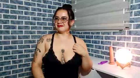 Snapshot of hanna_moons chatting on 02/20/26, 07:36 hanna_moons online show from 02/20/26, 07:36
