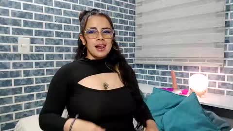 Snapshot of hanna_moons chatting on 03/07/26, 01:13 hanna_moons online show from 03/07/26, 01:13
