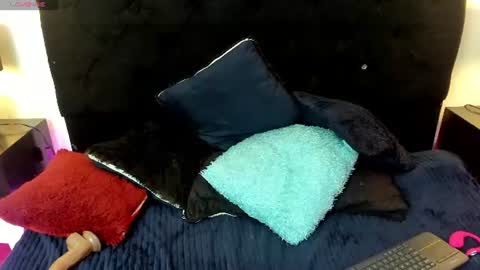 hanna_vell11 online show from 06/24/26, 01:15