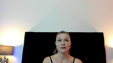hanna_vell11 online show from 07/08/26, 02:38