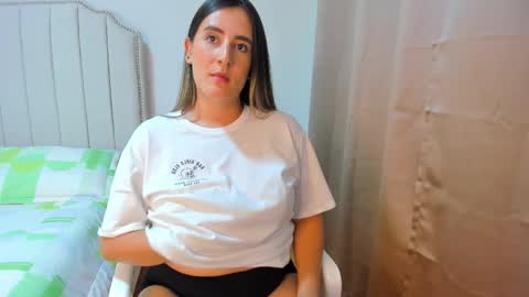 Snapshot of hannaa86 chatting on 09/15/25, 02:00 Hanna online show from 09/15/25, 02:00