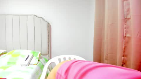 Snapshot of hannaa86 chatting on 09/25/25, 10:35 Hanna online show from 09/25/25, 10:35