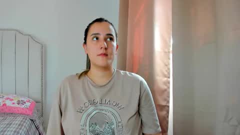 Snapshot of hannaa86 chatting on 11/22/25, 03:55 Hanna online show from 11/22/25, 03:55