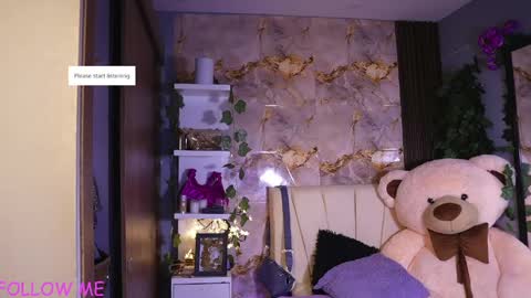 Snapshot of hannachris chatting on 05/11/26, 12:27 Hanna online show from 05/11/26, 12:27