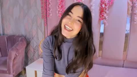 hannacollins_2 online show from 09/20/25, 03:02