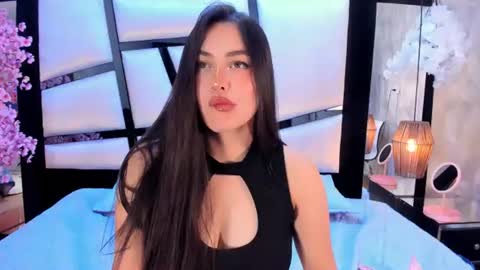 hannacollins_2 online show from 07/25/26, 01:19