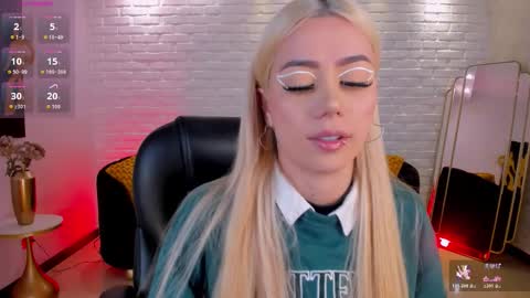 Snapshot of hannaconnor_ chatting on 11/14/25, 08:29 Hanna Connor online show from 11/14/25, 08:29