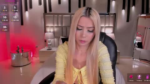 Snapshot of hannaconnor_ chatting on 12/13/25, 08:14 Hanna Connor online show from 12/13/25, 08:14