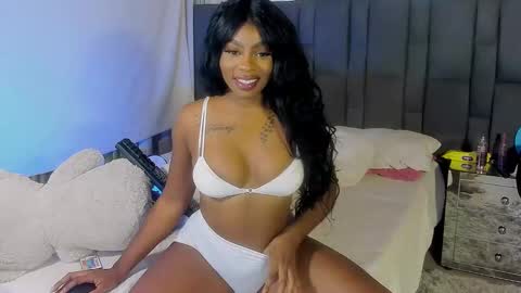 Snapshot of hannaebony chatting on 03/09/25, 07:45 Vanessa Ebony online show from 03/09/25, 07:45