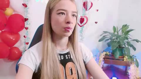 Snapshot of hannah_026 chatting on 09/24/25, 01:14 Hannah 027 online show from 09/24/25, 01:14