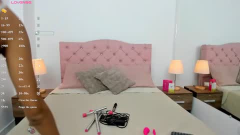 Snapshot of hannah_bernard chatting on 06/12/26, 11:31 Hannah online show from 06/12/26, 11:31