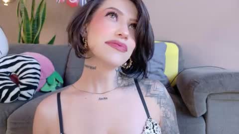 Hannah  online show from 07/04/26, 09:21