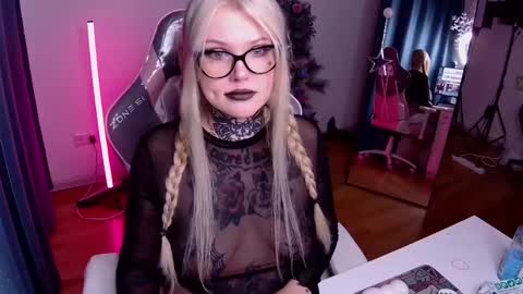 Hannah online show from 01/17/25, 03:45