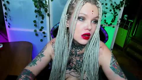 Hannah online show from 11/11/25, 10:26