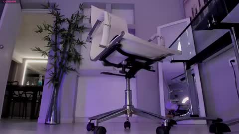 Snapshot of hannah_hcb chatting on 09/24/25, 09:45 HANNAH HOWELL online show from 09/24/25, 09:45