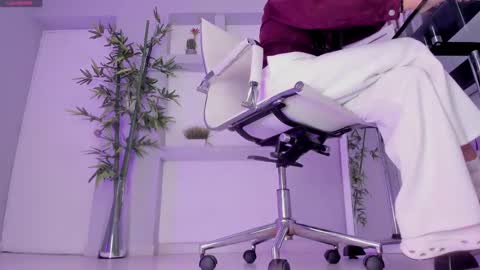 Snapshot of hannah_hcb chatting on 09/30/25, 09:36 HANNAH HOWELL online show from 09/30/25, 09:36