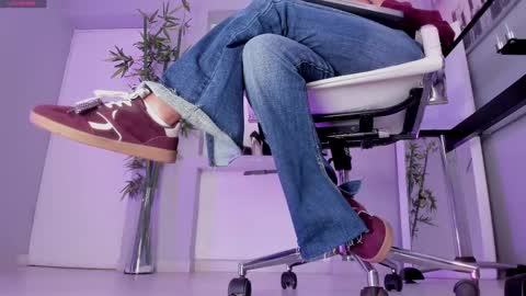 Snapshot of hannah_hcb chatting on 10/07/25, 11:18 HANNAH HOWELL online show from 10/07/25, 11:18