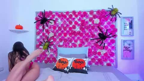 Hannah Miller online show from 10/18/25, 11:00