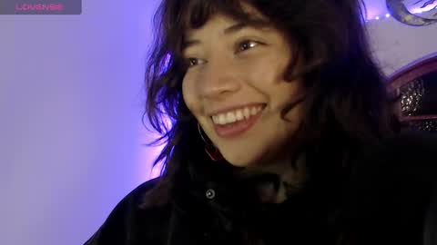 Snapshot of hannah_valhalla chatting on 02/14/25, 03:43 Hannah online show from 02/14/25, 03:43