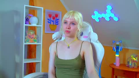Snapshot of hannahhollis chatting on 06/03/26, 03:39 Hannah online show from 06/03/26, 03:39