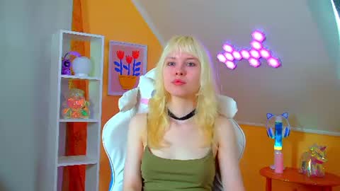 Snapshot of hannahhollis chatting on 06/05/26, 06:31 Hannah online show from 06/05/26, 06:31