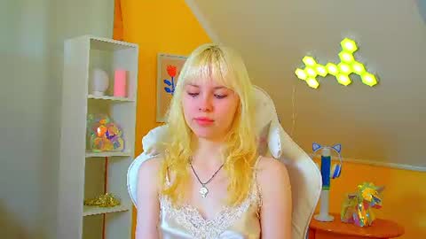 Snapshot of hannahhollis chatting on 07/16/26, 06:08 Hannah online show from 07/16/26, 06:08
