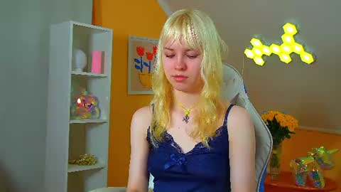 Snapshot of hannahhollis chatting on 07/23/26, 06:22 Hannah online show from 07/23/26, 06:22