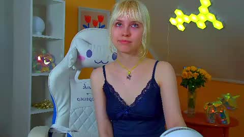 Snapshot of hannahhollis chatting on 07/23/26, 06:28 Hannah online show from 07/23/26, 06:28