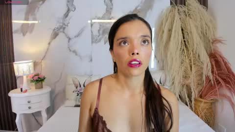 Hannahill69 online show from 06/09/26, 05:08