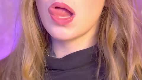 Pearl online show from 09/30/25, 04:06