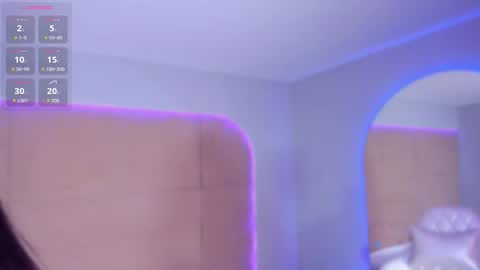 hannahmonttgomery  Help me reach 100 Hands up online show from 11/21/25, 04:27